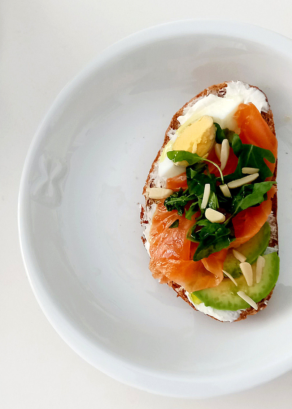 Sandwich Salmon/Avocado/Egg - Image 2